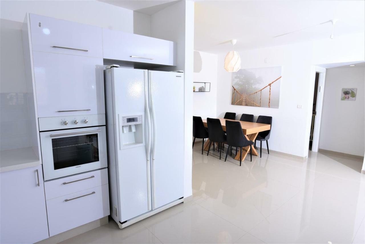 Aristone Luxury Apartment Tiberias Exteriér fotografie