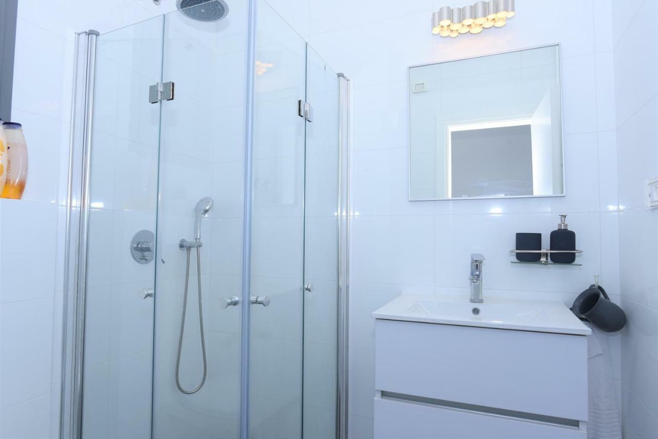 Aristone Luxury Apartment Tiberias Exteriér fotografie